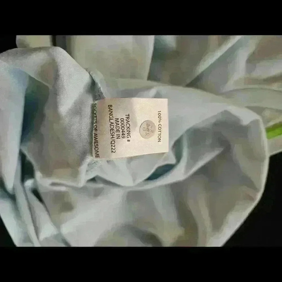 Stylish Graphic Tee with Colorful Print - Perfect for Casual Wear - Picture 4 of 5